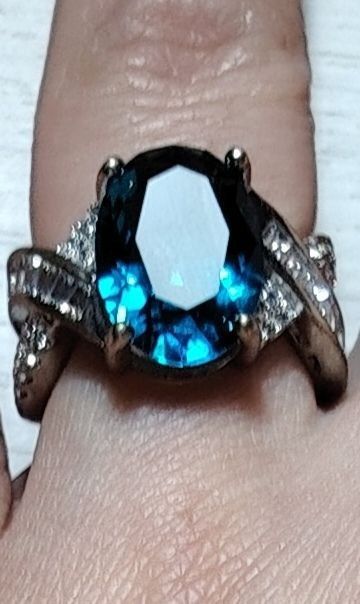 Продам кольцо серебро 925