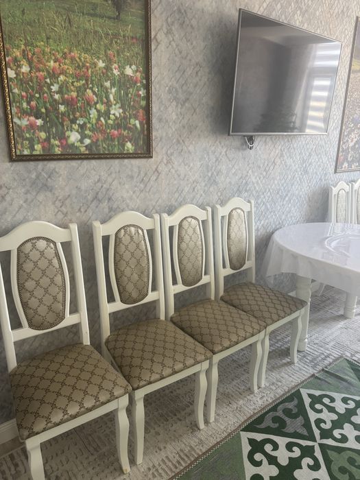 Стол + 8  стулья