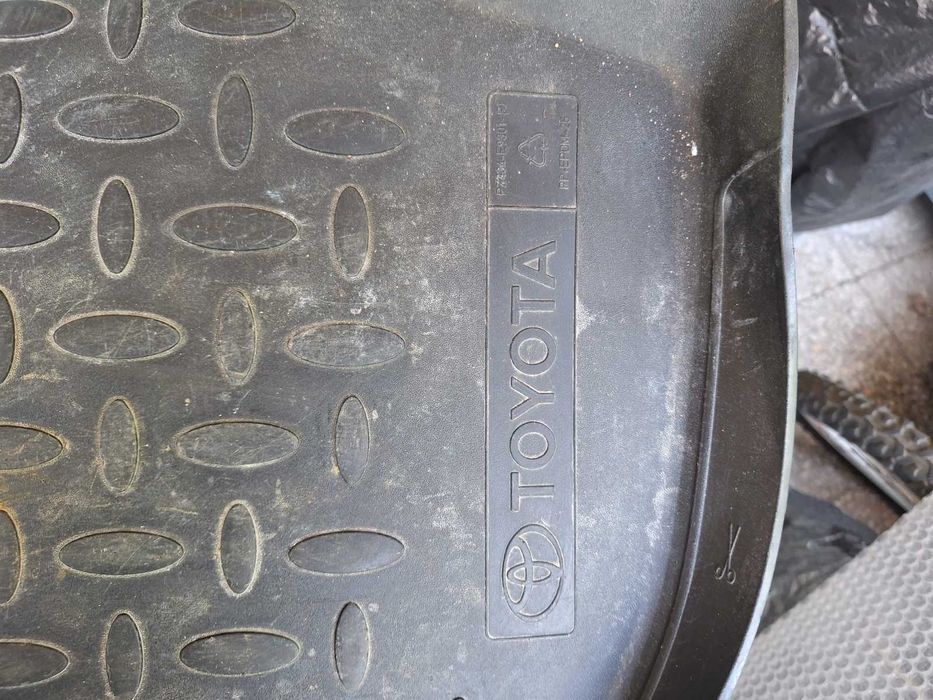 Оригинална стелка за багажник за Toyora Corolla E12