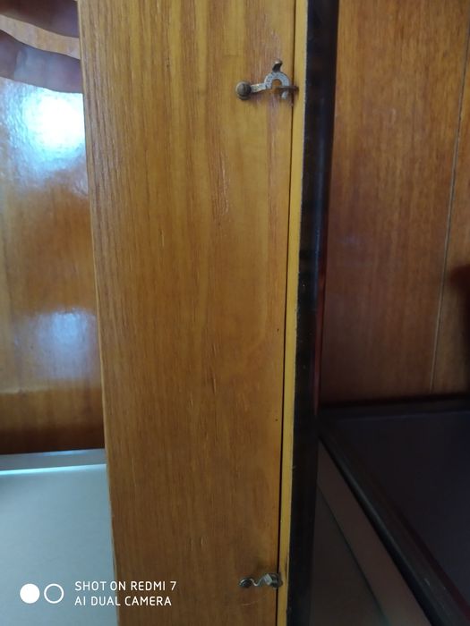 Механичен стенен часовник с махало