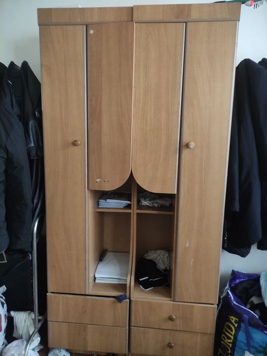 Xovli va domlar uchun  shkaf  orginal sifatli yog'ochdan qilingan