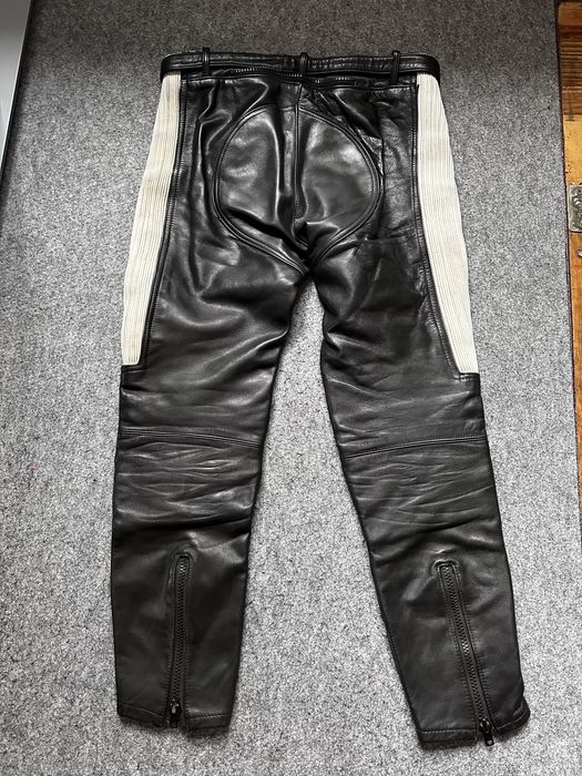 Pantaloni din piele groasa pentru motociclist