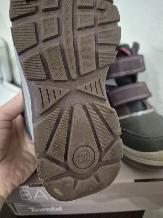 Продам осенние ботинки для девочки