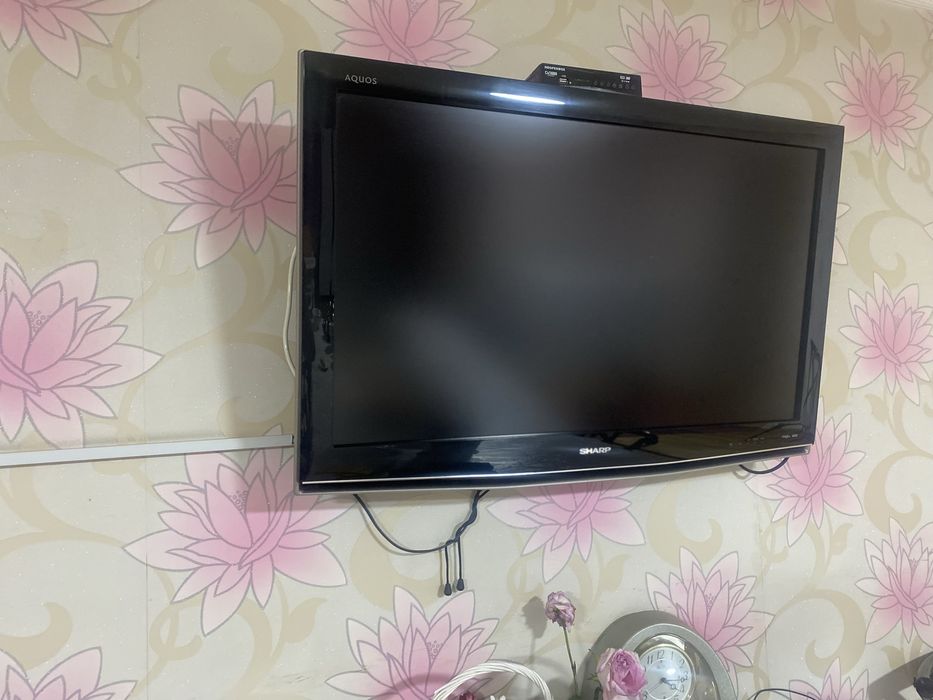 Продам срочно телевизор