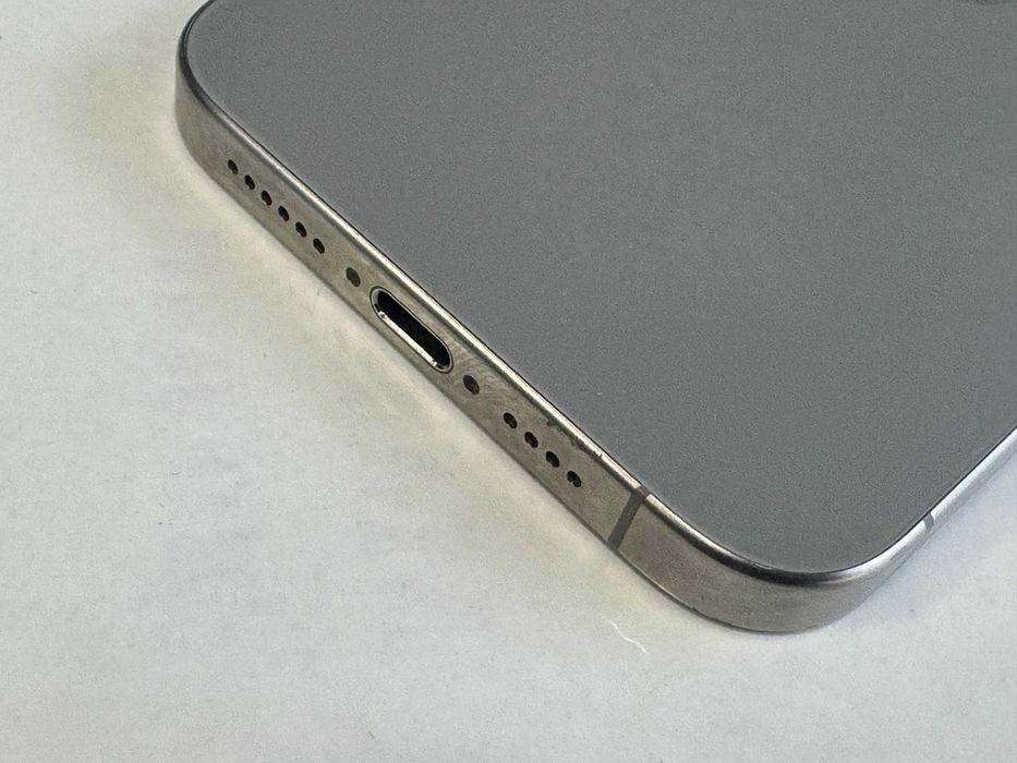 iPhone 15 Pro Max 256gb фабрично отключен