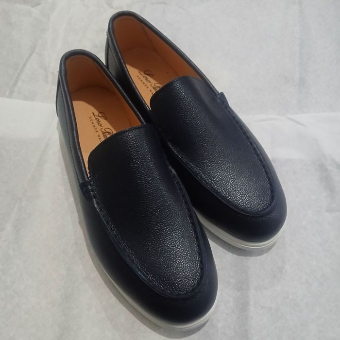 Erkaklar va yigitlar uchun oyoq kiyimlari. Обувь для мужчин и мальчико