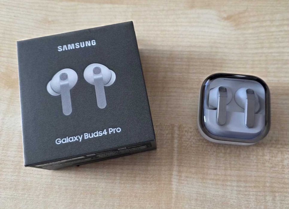 Casti Samsung Galaxy Buds 4 Pro - aproape noi