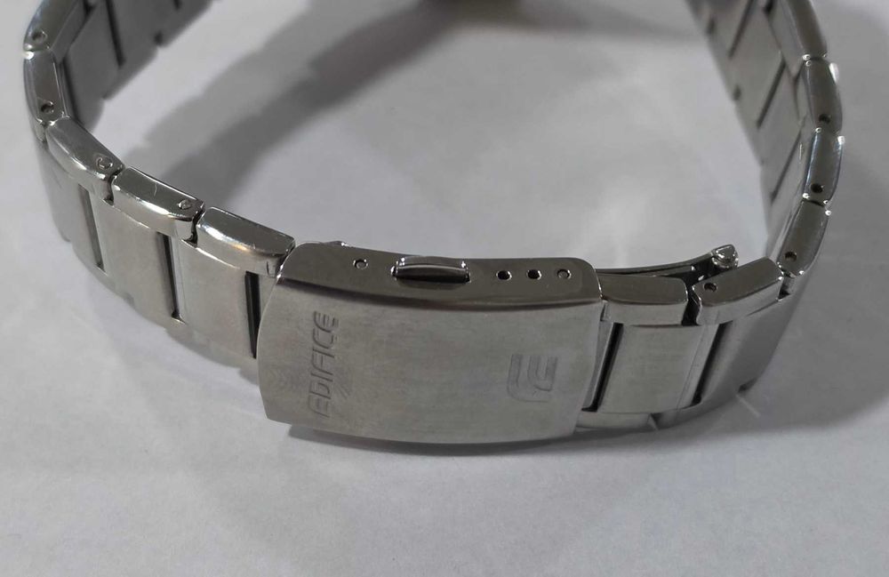 Часовник Casio Edifice EF-S570