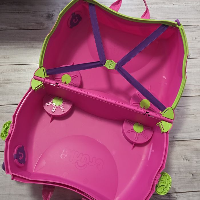Розов детски куфар Trunki