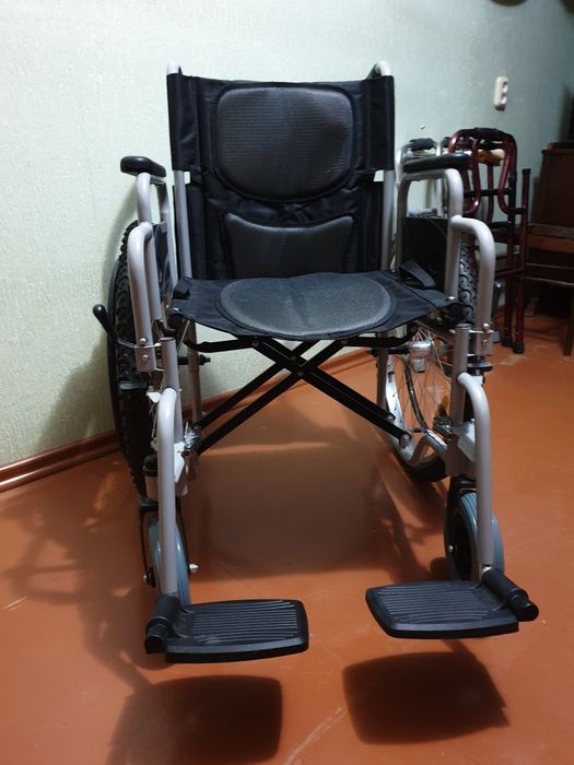 Коляска инвалидная прогулочная новая