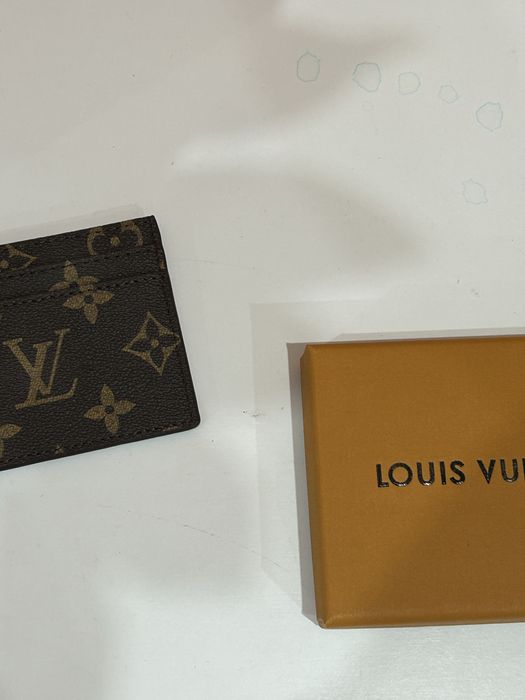 Cardholder LouisVt