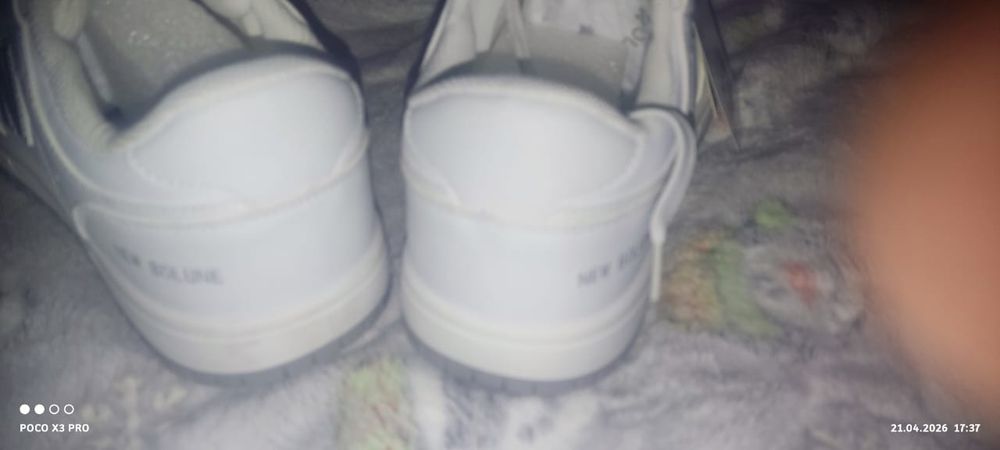 Продам кроссовки