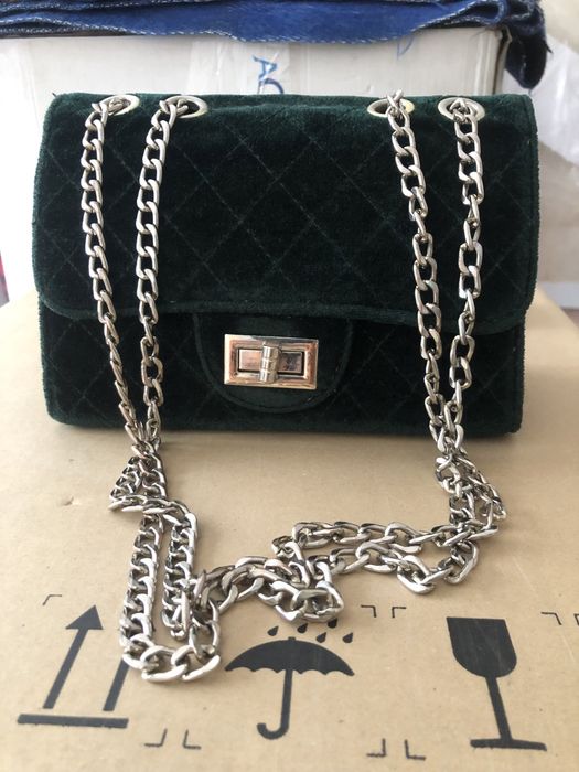 Сумочка женская в отличном состоянит