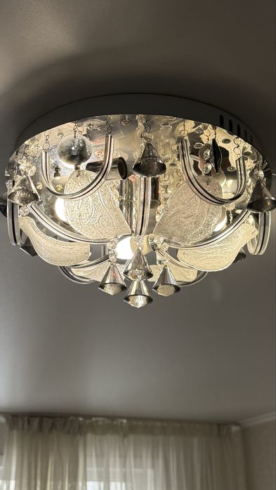 Люстра с пультом управления