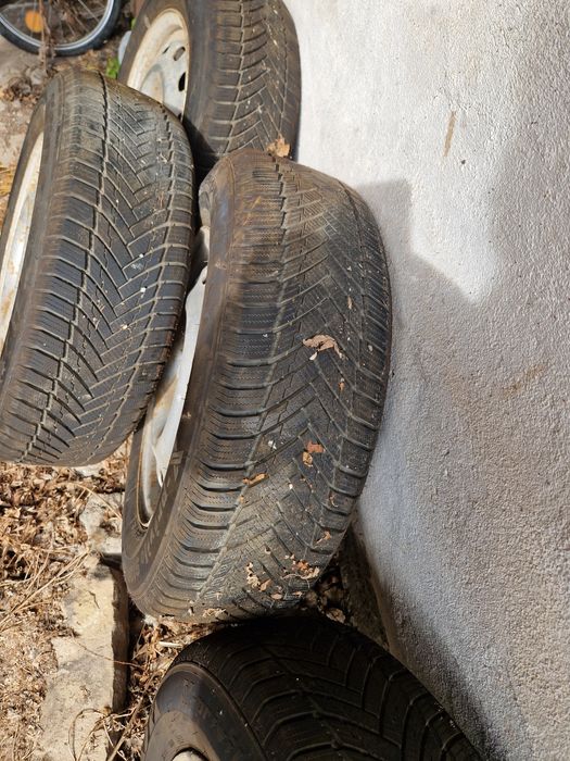 Зимни Tracmag гуми с джанти 195/65/15 – използвани един сезон

Дисплей