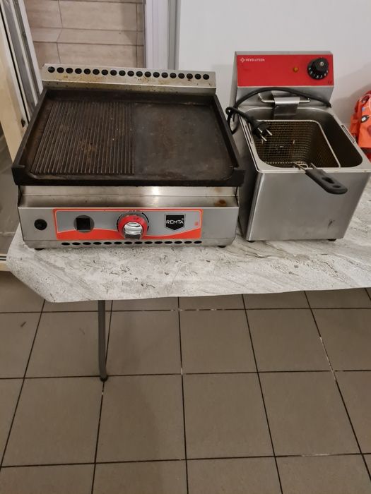 Vând cuptor pizza electric și mai multe  utilaje de bucatarie