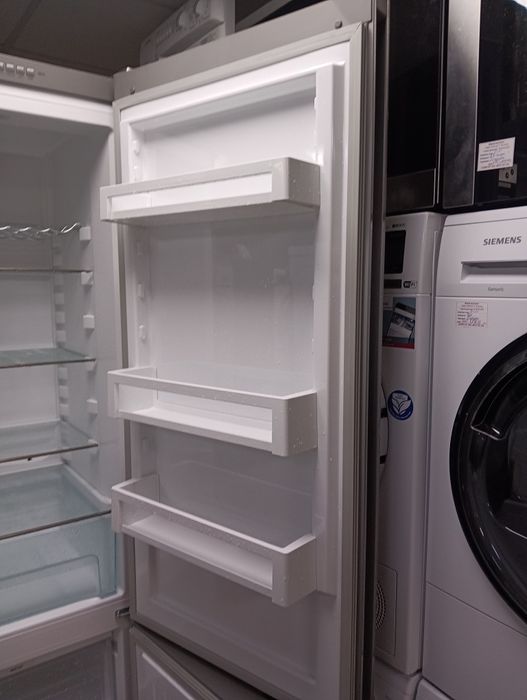 Иноксов комбиниран хладилник с фризер Liebherr  с две години гаранция!