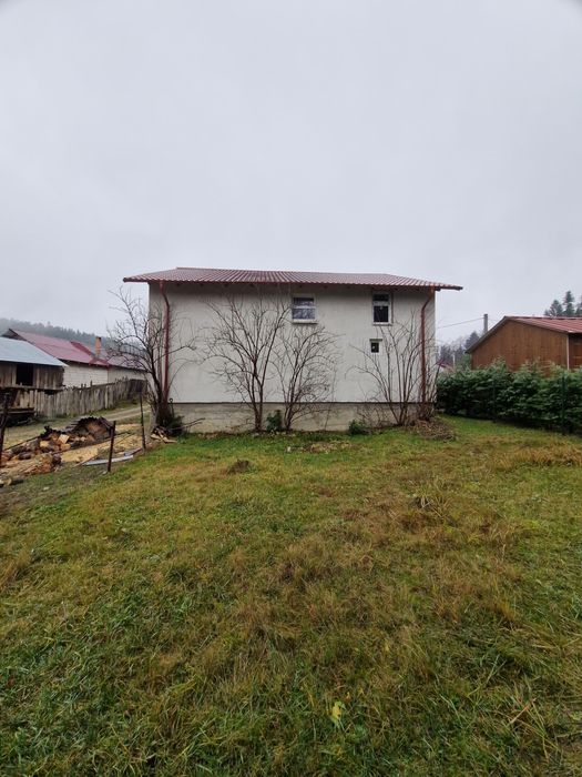 Casa 5 camere Soveja