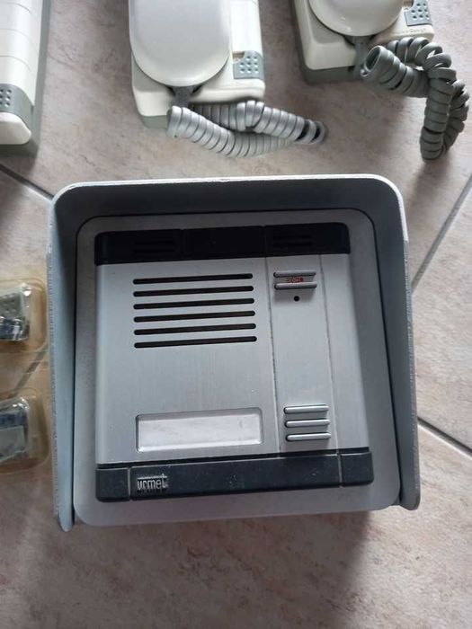 CITOFON  pentru casa cu 5 camere  de la URMET- Italia