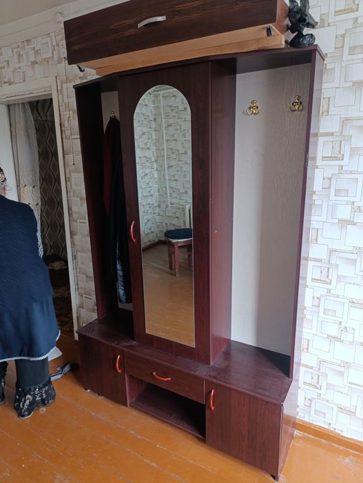 Прихошка для коридора