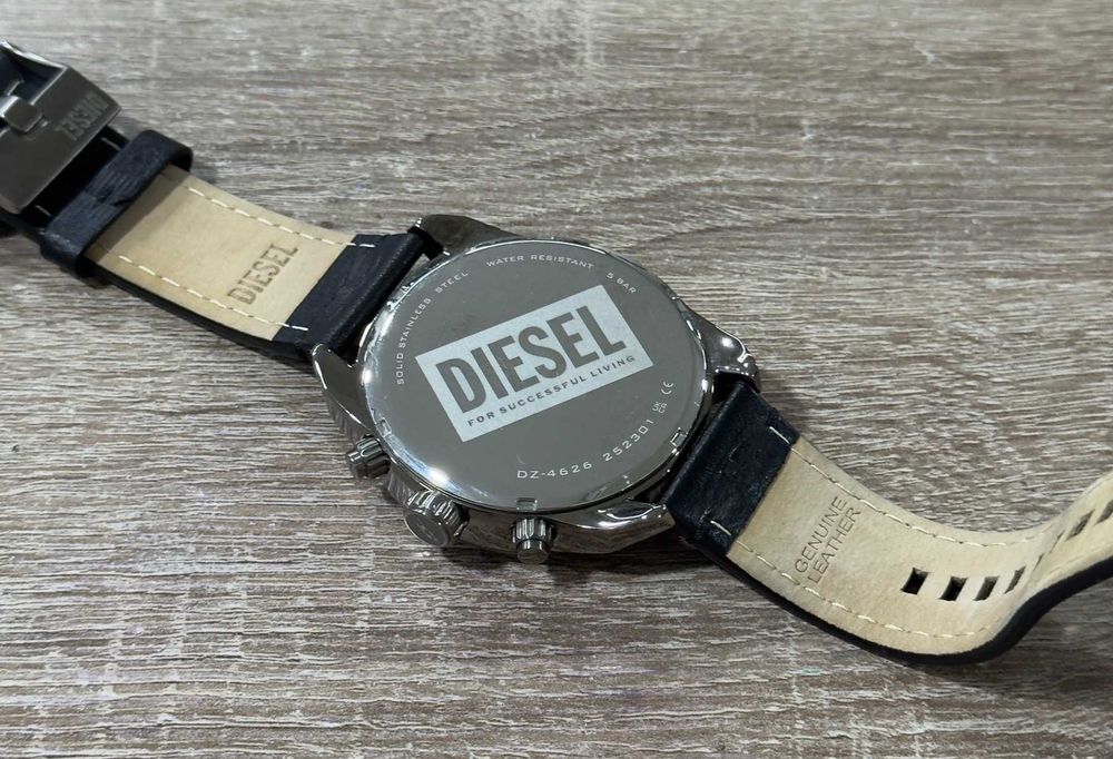 часовник Diesel DZ4626