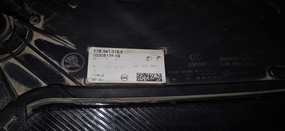 Faruri LED originale Skoda Karoq