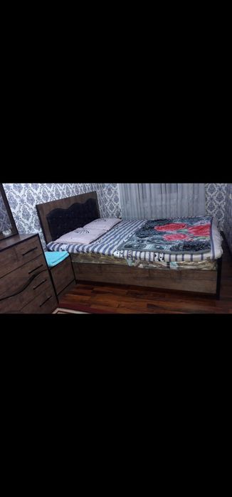 Продаётся спальный гарнитур Б/У состояние идеальное  как новый