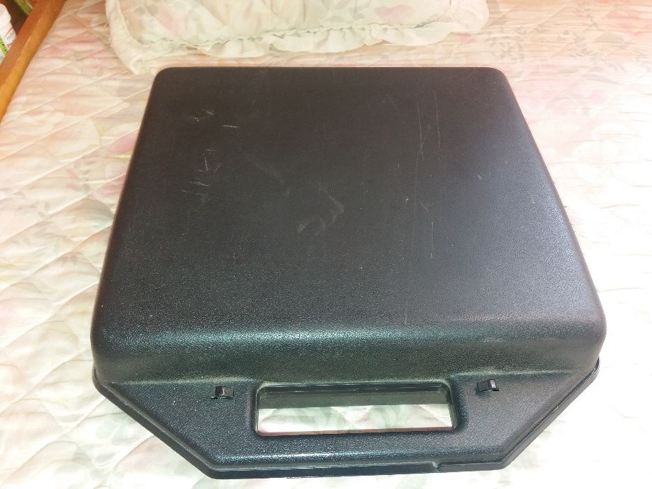 пишеща машина Омега 1300