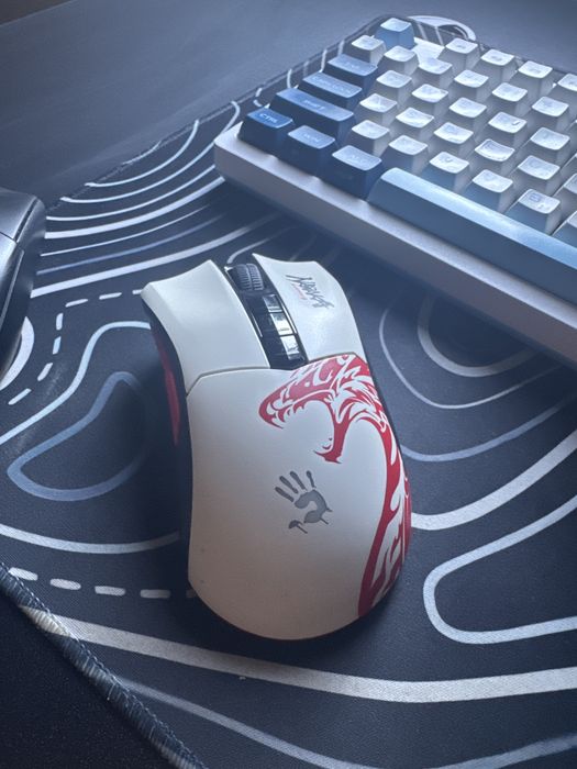Продаю мышки.logitech g102 lightsync и Bloody Naraka R90 plus