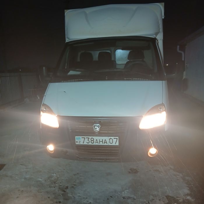 Газель с усесенный рамой