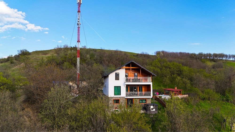 Cabană cu ciubar de inchiriat  Vila Fof  5 camere Prahova    ciubar Prahova