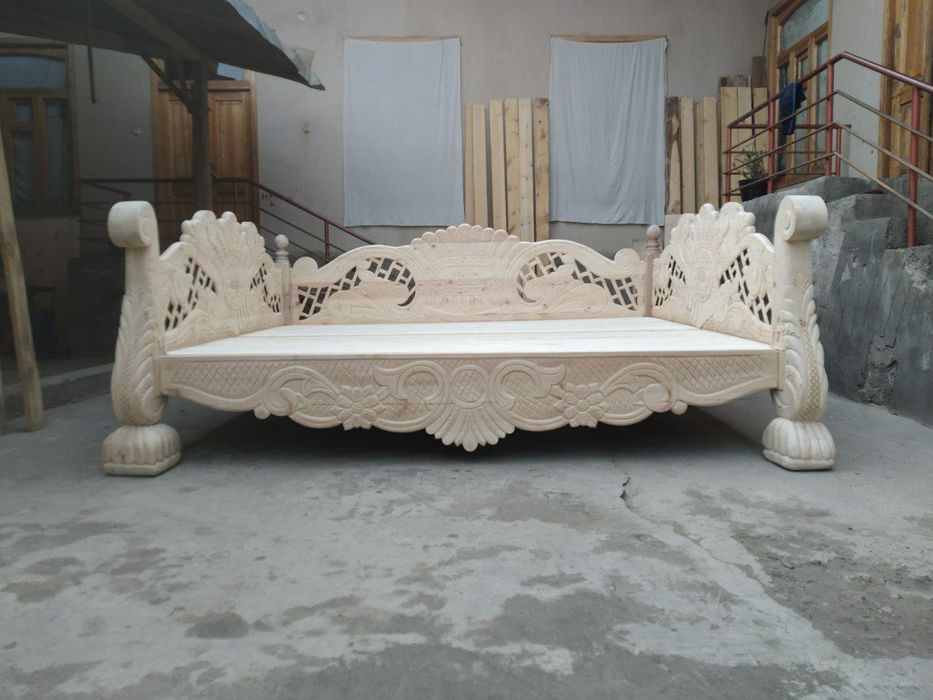 Сури тапчан карават