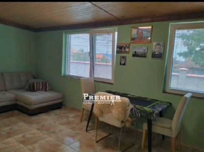 Продава се малка къща в село Тънково.