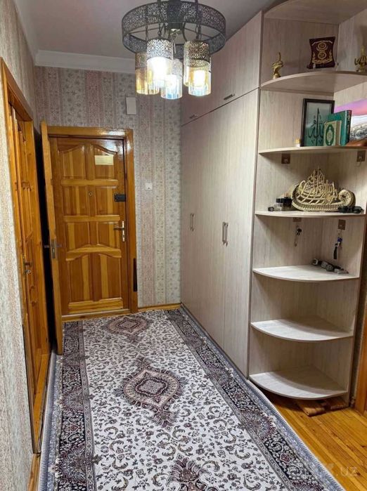 Юнусабад 19 4/2/5 Улучшенка, не торец, ипотека да, два санузла