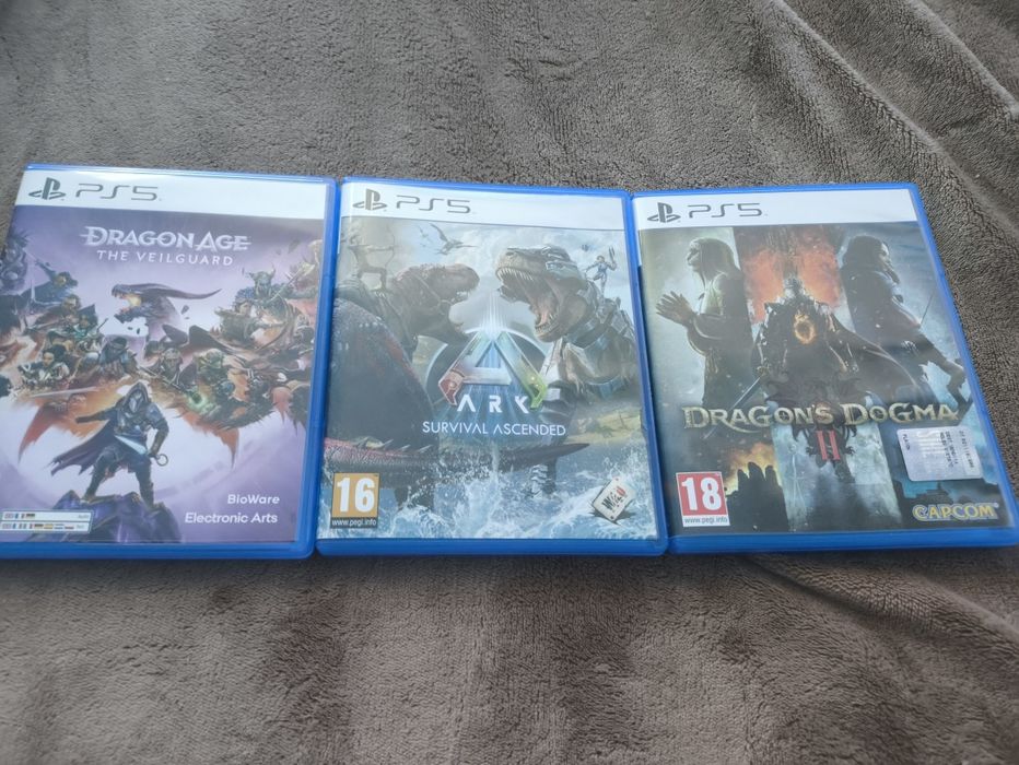 Vând 3 jocuri ps5 230 lei