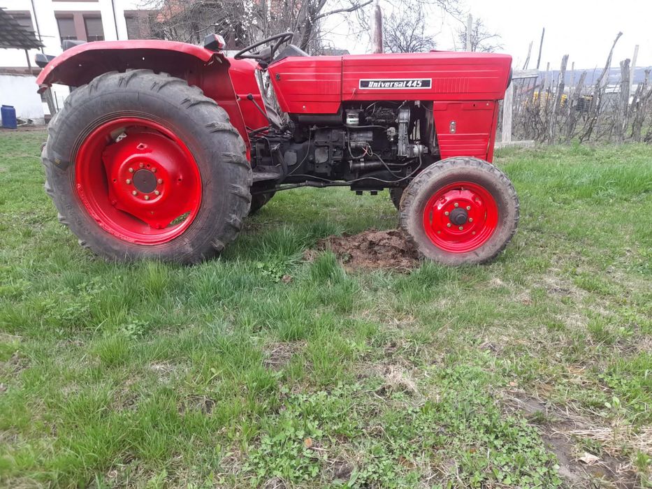 Vând tractor u445