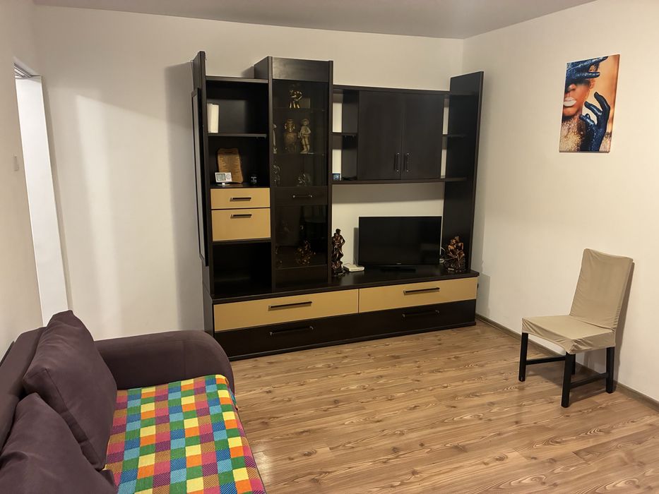 Inchiriez apartament