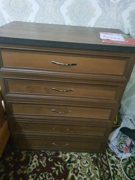 Komut mebeli sotiladi