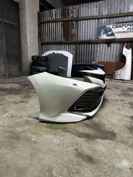 Продам бампер Тайота Камри 70