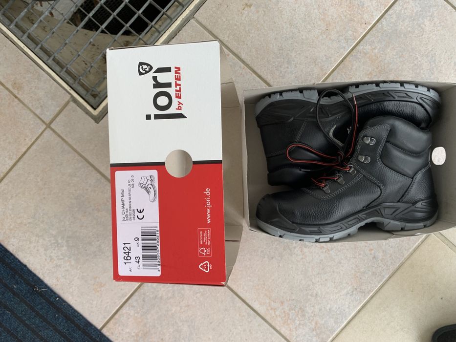 Ghete bocanci de lucru cu värf metalic Nr 41-44