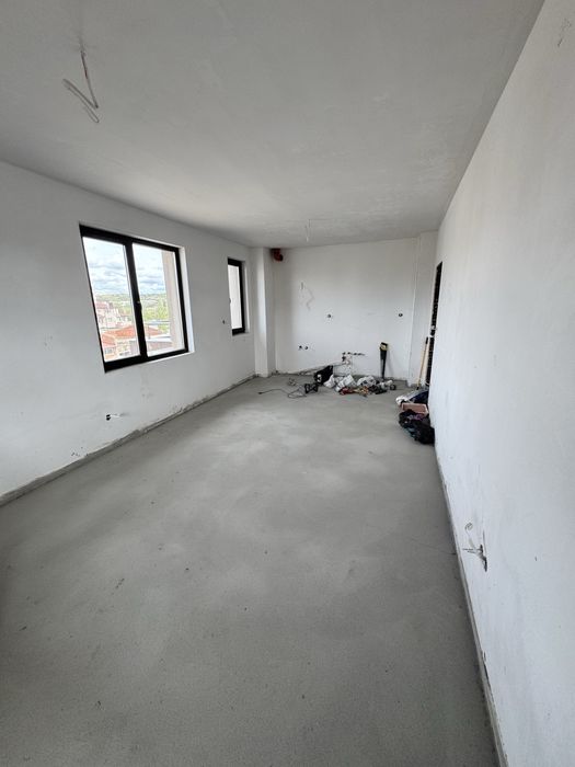 Продава се Тристаен апартамент в Свиленград - 115 кв.м за 1305 €/кв.м - Снимка #2