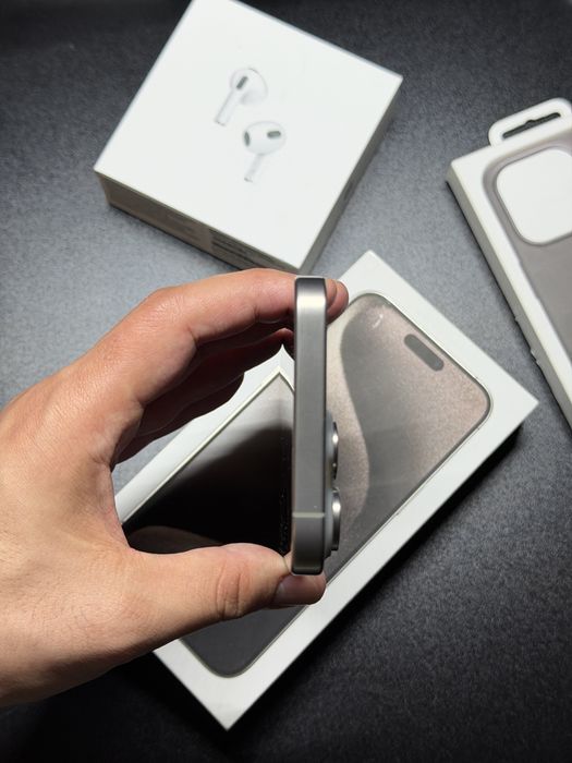 iPhone 15 Pro Max + Airpods 3 Оригинал