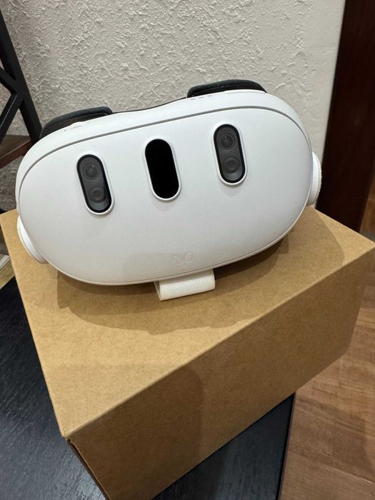 шлем виртуальной реальности Meta Quest 3.