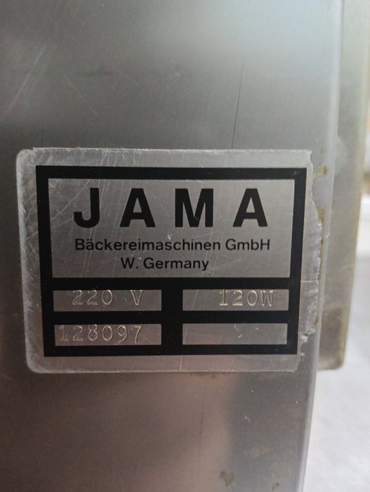 Машина за щамповане на земелки