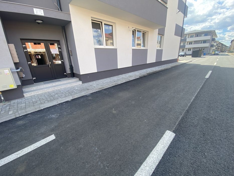 Spatiu/Apartament nemobilat de inchiriat | Zona centrala | Floresti