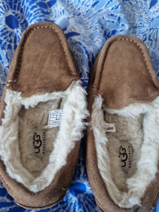 Papuci,botosi UGG mar 31 originali