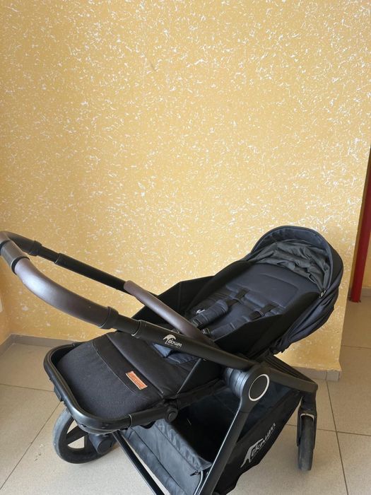 Срочно продам коляску 2 в 1 отличного качества!