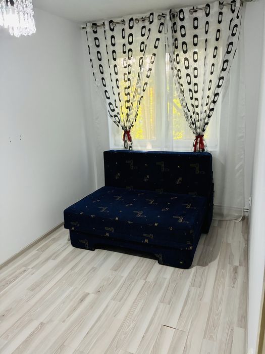 Inchiriez apartament cu 3 camere-Central