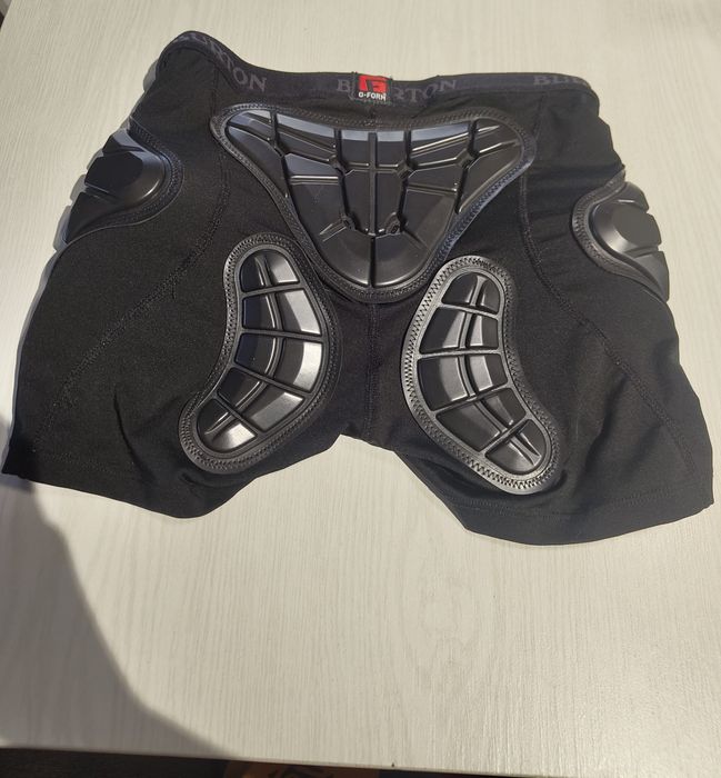 Защитные шорты для сноуборда burton