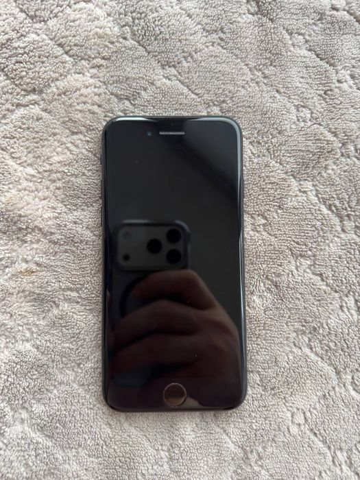 iPhone SE 2022 в отличном состояние